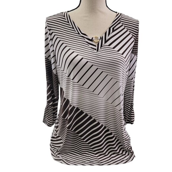 Chico’s V-Neck Split Sleeve Stretch Women’s Tunic Top - Size 1 (Medium) - Picture 2 of 14